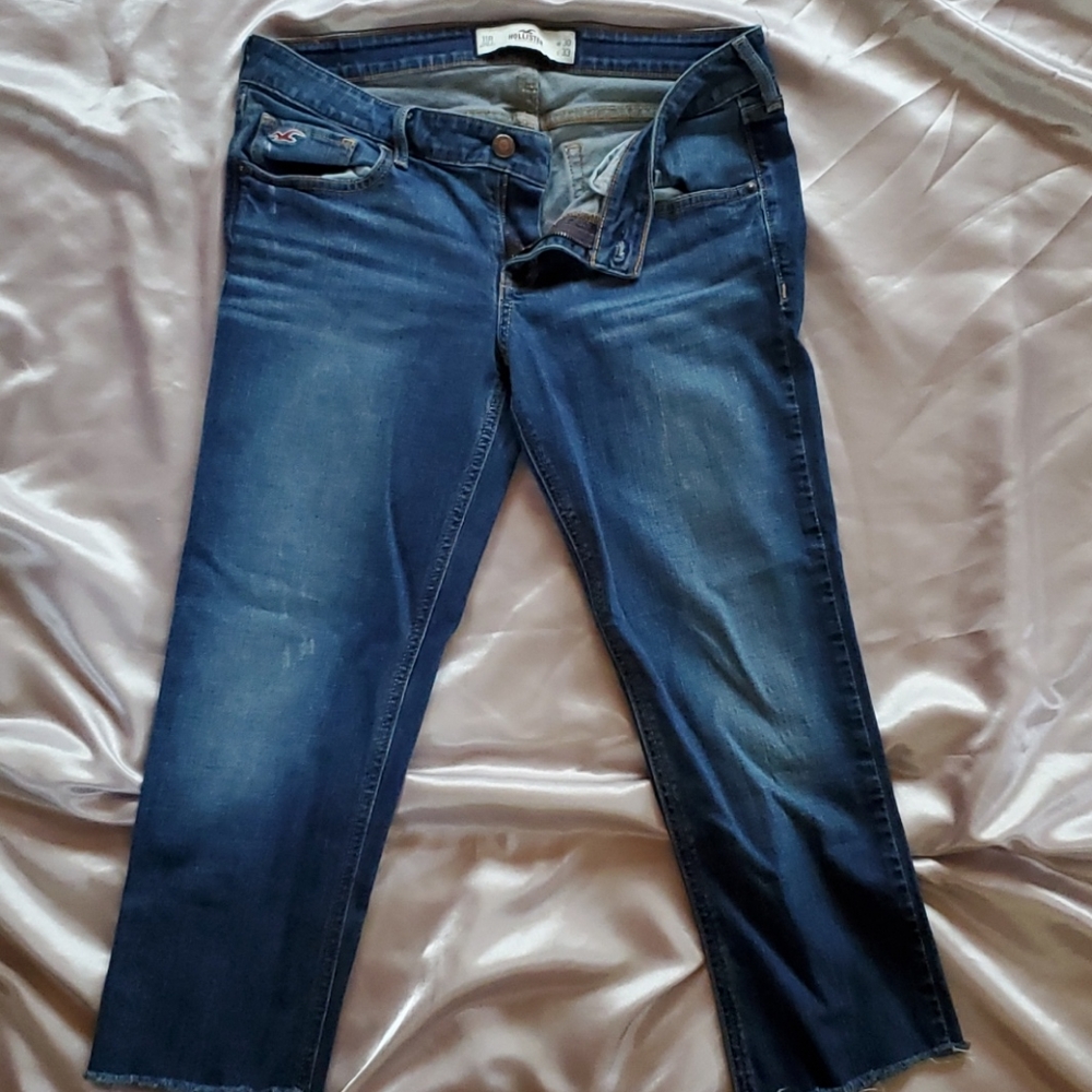 Size 11 cropped Hollister
